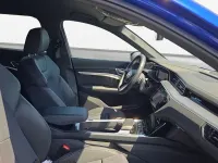 Gebraucht Audi Q8 e-tron S-Line 250 kW (340 PS) 2023 Ultrablau metallic SUV