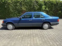 Gebraucht Mercedes E300 188 PS (138 kW) 1986 Blau Limousine