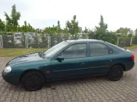 Gebraucht Ford Mondeo Ghia 116 PS (85 kW) 1997 Grün Limousine