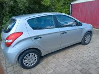 Gebraucht Hyundai i20 77 PS (56 kW) 2009 Silber Kleinwagen