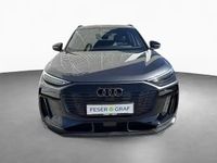 Neu Audi e-tron Ambiente 225 kW (306 PS) 2026 Daytonagrau perleffekt SUV