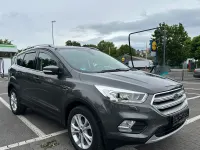 Gebraucht Ford Kuga Titanium 150 PS (110 kW) 2018 Grau SUV