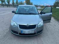 Gebraucht Skoda Fabia 70 PS (51 kW) 2009 Grau Kleinwagen