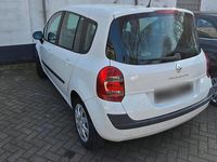 Second-hand Renault Modus 87 CP (63 kW) 2011 Alb Monovolum