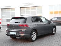 Gebraucht VW Golf VIII Life 131 PS (96 kW) 2023 Delfingraumetallic Limousine