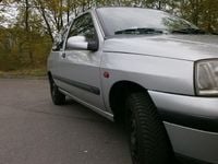 Gebraucht Renault Clio 75 PS (55 kW) 1997 Silber metallic Kleinwagen
