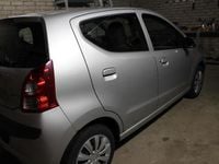 Gebraucht Nissan Pixo 69 PS (50 kW) 2010 Silber Kleinwagen