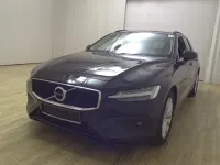 Gebraucht Volvo V60 Momentum 197 PS (144 kW) 2022 Schwarz Kombi