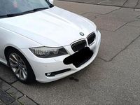 Gebraucht BMW 325 197 PS (144 kW) 2009 Weiß Limousine