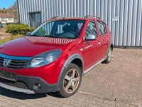 Gebraucht Dacia Sandero 85 PS (62 kW) 2011 Rot Limousine