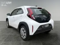 Gebraucht Toyota Aygo X X-play 72 PS (52 kW) 2023 Schneeweiß SUV