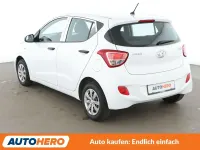 Gebraucht Hyundai i10 Basis 67 PS (49 kW) 2015 Weiß Kleinwagen