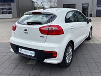 Gebraucht Kia Rio 84 PS (61 kW) 2017 Weiß Limousine