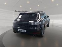Gebraucht Porsche Macan Turbo 441 PS (324 kW) 2020 Tiefschwarzmetallic SUV