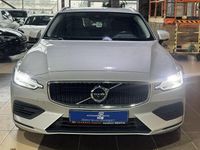 Gebraucht Volvo V60 Inscription 341 PS (250 kW) 2020 Grau birch light / metallic (metallic) Kombi