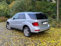 Gebraucht Mercedes ML320 224 PS (164 kW) 2009 Silber SUV