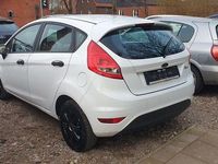 Gebraucht Ford Fiesta Ambiente 60 PS (44 kW) 2009 Weiß Kleinwagen