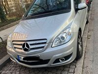 Gebraucht Mercedes B200 140 PS (102 kW) 2009 Silber Van / Kleinbus
