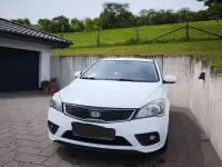 Gebraucht Kia Ceed 90 PS (66 kW) 2012 Weiß Kleinwagen