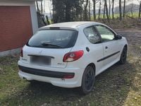 Gebraucht Peugeot 206 68 PS (50 kW) 2012 Weiß Limousine