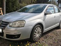 Usado VW Jetta 116 HP (85 kW) 2007 Prateado Sedan
