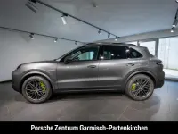 Gebraucht Porsche Cayenne E-Hybrid 470 PS (345 kW) 2024 Grau SUV