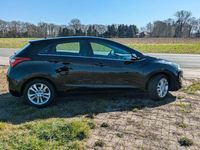 Gebraucht Hyundai i30 Classic 99 PS (72 kW) 2014 Schwarz Limousine