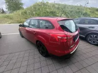 Gebraucht Ford Focus Trend 120 PS (88 kW) 2017 Candyrot metallic Kombi