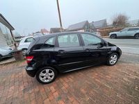Gebraucht Mercedes B160 95 PS (69 kW) 2010 Schwarz Kleinwagen