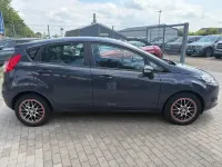 Gebraucht Ford Fiesta Trend 101 PS (74 kW) 2014 Grau Kleinwagen