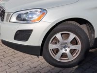 Gebraucht Volvo XC60 Momentum 215 PS (158 kW) 2012 Cosmic white SUV