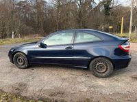 Gebraucht Mercedes C200 122 PS (89 kW) 2006 Blau Limousine