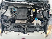 Gebraucht Fiat Punto Lounge 69 PS (50 kW) 2015 Weiß Kleinwagen