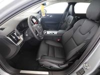 Gebraucht Volvo V60 145 PS (106 kW) 2025 Kombi