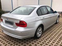 Gebraucht BMW 318 129 PS (94 kW) 2006 Silber Limousine