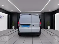 Używany VW Caddy 75 KM (55 kW) 2021 Biały Minivan