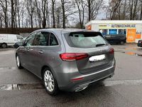 Gebraucht Mercedes B200 150 PS (110 kW) 2019 Grau Van / Kleinbus
