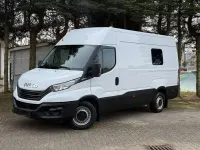 Second-hand Iveco Daily 136 CP (100 kW) 2022 Alb Monovolum