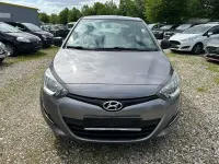 Gebraucht Hyundai i20 Edition 86 PS (63 kW) 2014 Grau Kleinwagen