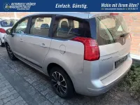 Gebraucht Peugeot 5008 Tendance 120 PS (88 kW) 2012 Silber Van / Kleinbus