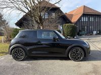 Gebraucht Mini Cooper Favoured 114 kW (156 PS) 2025 Schwarz Kleinwagen