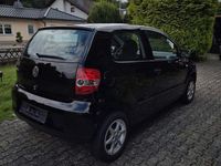 Gebraucht VW Fox 54 PS (39 kW) 2005 Schwarz Kleinwagen