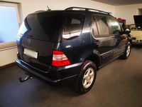Gebraucht Mercedes ML320 218 PS (160 kW) 2001 Schwarz SUV