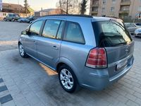 Gebraucht Opel Zafira Edition 150 PS (110 kW) 2005 Silber Van / Kleinbus