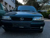 Gebraucht Opel Astra 75 PS (55 kW) 1996 Grün Limousine