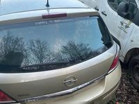 Usata Opel Astra 105 CV (77 kW) 2005 Utilitaria