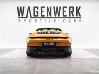Neu Porsche 992 541 PS (397 kW) 2025 Gelb Cabrio