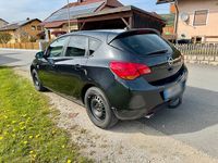 Usata Opel Astra 140 CV (102 kW) 2012 Nero Berlina