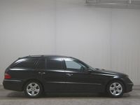 Gebraucht Mercedes E220 Avantgarde 170 PS (125 kW) 2009 Obsidianschwarz metalliclack Kombi