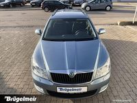 Gebraucht Skoda Octavia Elegance 160 PS (117 kW) 2012 Satingrau Kombi